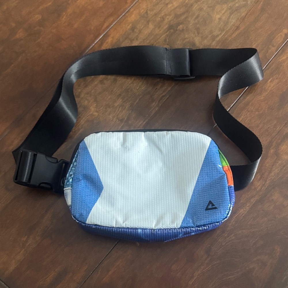 RAREFORM ZION SLING BAG